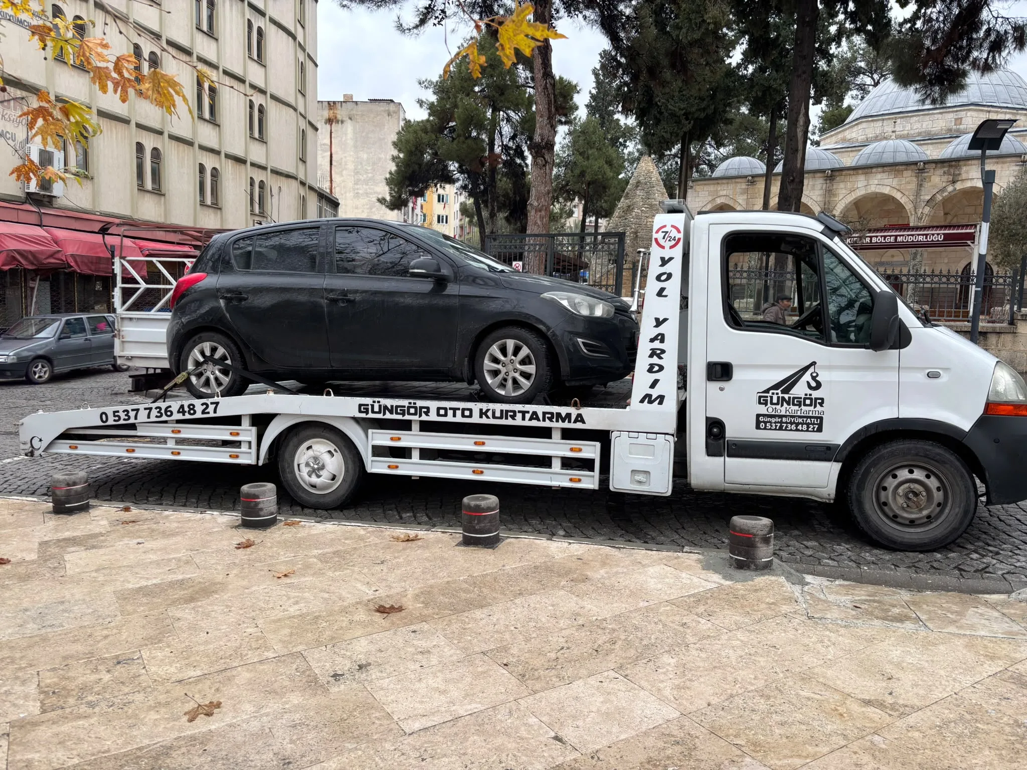 Şehir merkezinde araç taşıma